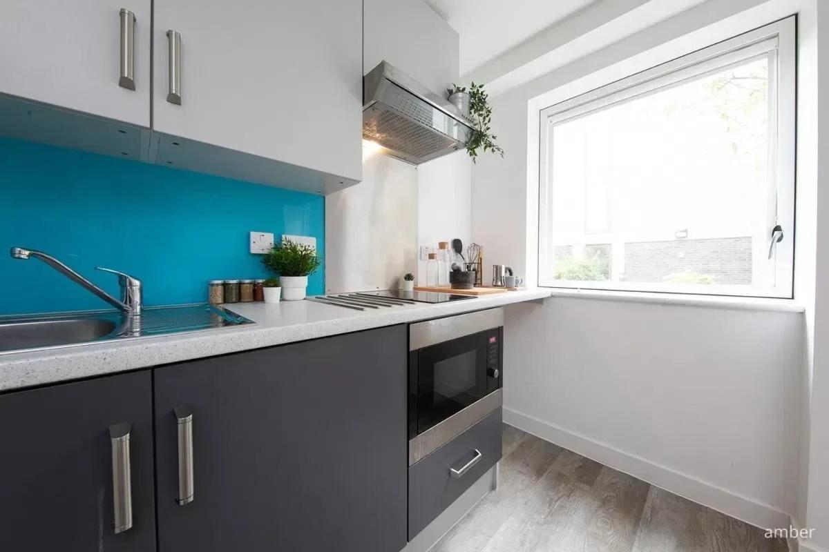 For Students Only Ensuite Bedrooms With Shared Kitchen At Cathedral Point In وِنشيستير المظهر الخارجي الصورة